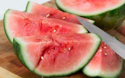 Anguria, calorie e proprietà nutrizionali del frutto dell'estate