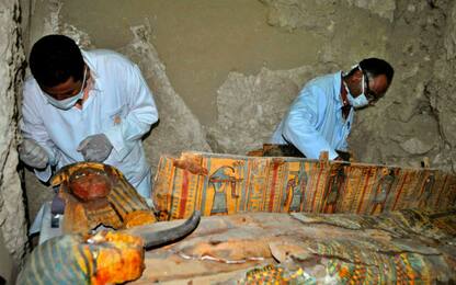 Egitto, scoperta a Luxor una tomba con oltre mille reperti. FOTO<br>
