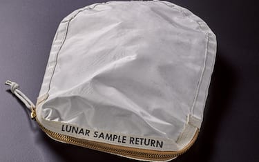 Sotheby_s_Lunar_Sample