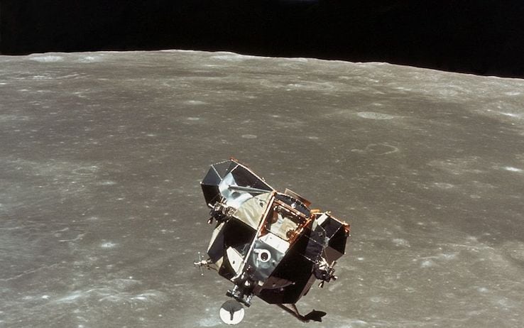 Il modulo lunare 'Eagle' mentre torna verso il CM 'Columbia' (Getty Images) 