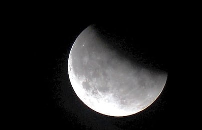 Il 10 gennaio la prima eclissi del 2020, sarà protagonista la Luna