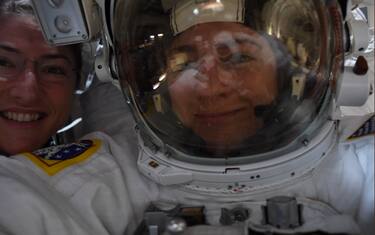Oggi la prima passeggiata spaziale femminile: tutto quello che c’è da sapere