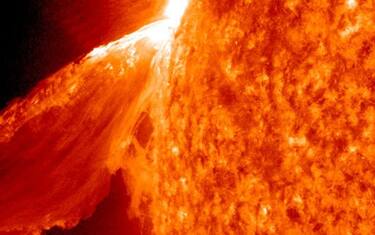 Sole, risolto il mistero della chimica della sua atmosfera