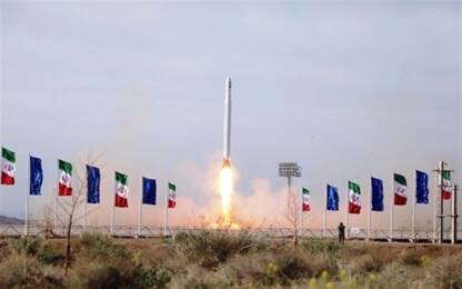 L'Iran ha lanciato in orbita il suo primo satellite militare