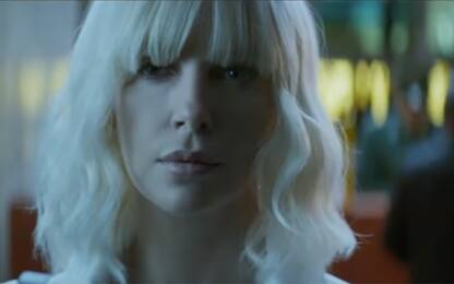 Charlize Theron, spia letale nel nuovo trailer di "Atomica bionda"