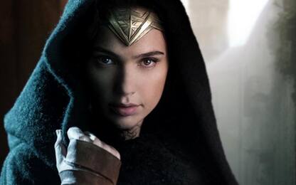  Gal Gadot pronta a combattere nel trailer finale di "Wonder Woman"