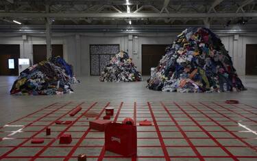 Milano, al Pirelli Hangar Bicocca la mostra "Take Me (I'm Yours)"