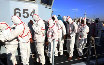 Migranti, affonda barcone davanti a Libia. Oltre 30 morti