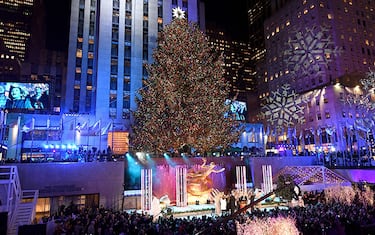 Rockefeller Center Natale.New York Acceso L Albero Di Natale Al Rockefeller Center Foto Sky Tg24