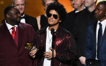 Grammy 2018, trionfo di Bruno Mars. Rose bianche contro le molestie