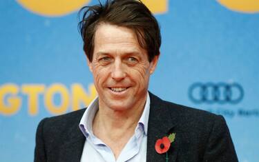 Roma, presidente dell'Ama filma i rifiuti...e spunta Hugh Grant. VIDEO