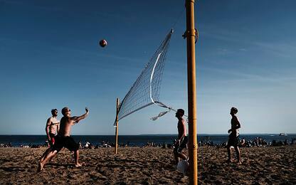 Dalle biglie al beach volley: i giochi da fare in spiaggia