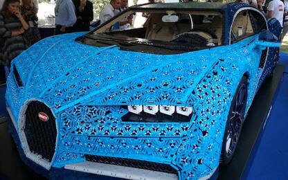 La Bugatti fatta con i Lego in mostra
