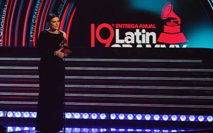 Laura Pausini vince ai Latin Grammy 2018 con "Fatti sentire"