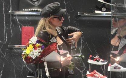 Paris Hilton fa shopping a Milano. FOTO