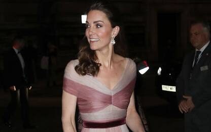 Kate Middleton in rosa al Gala di beneficenza