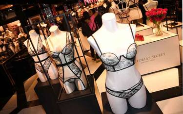 Victoria's Secret chiuderà fino a 50 negozi nel 2021 in Usa e Canada