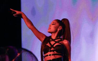 Ariana Grande torna a Manchester dopo l'attentato. Il video