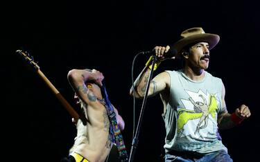 GettyImages-RED_HOT_CHILI_PEPPERS_HERO