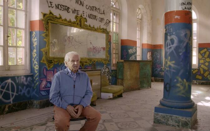 Fabrizio De Andre E Pfm Il Concerto Ritrovato Al Cinema Il Docufilm Di Walter Veltroni Sky Tg24