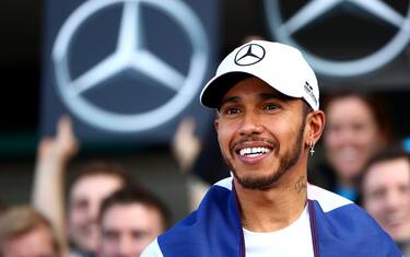 00GettyImages-lewis-hamilton