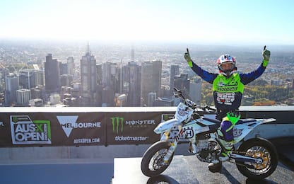 Australia, il backflip in moto più alto del mondo. FOTO