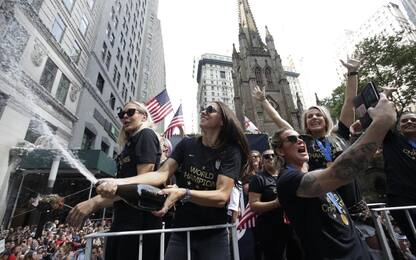 La parata della Nazionale Usa di calcio femminile a New York