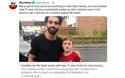 Salah, foto con bimbo che si era appena rotto il naso per inseguirlo