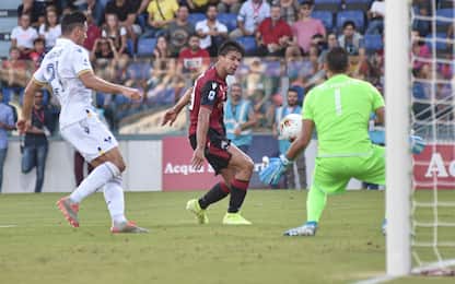 Il Cagliari manca la quarta vittoria consecutiva: col Verona è 1-1