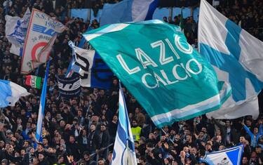 Calcio, derby Roma-Lazio: tifoso biancoceleste ferito con bottigliata