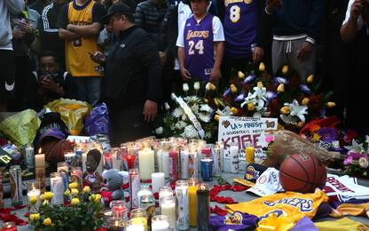 L’addio dei fan a Kobe Bryant. FOTO