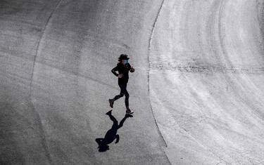 Coronavirus, riparte sport individuale, chiuse le palestre