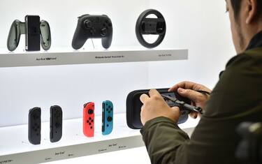 Nintendo Switch, l'attesa è finita: costerà 300$ e uscirà a marzo