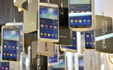 Lo scatto di fine anno non basta: Samsung batte Apple nel 2016