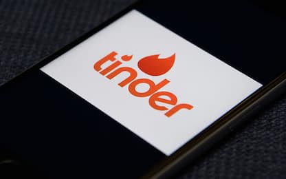 Tinder, l’app diventa più sicura grazie al nuovo pulsante di emergenza