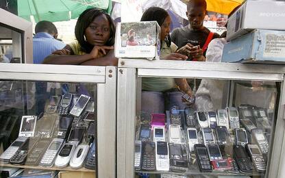 Africa: il ritorno dei cellulari-base, gli smartphone non decollano