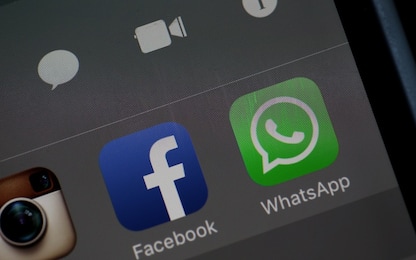 Antitrust, multa da 3 milioni a WhatsApp per scambio dati con Facebook