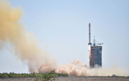 Cina, fallito il lancio del missile "Long March-5 Y2"