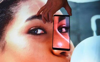 Samsung, un bug causerebbe invio di foto degli utenti a loro insaputa