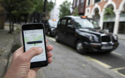 Il tribunale britannico condanna Uber: più diritti per gli autisti