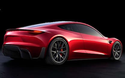 Tesla presenta la nuova Roadster, in arrivo nel 2020