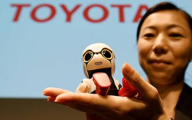 Kirobo Mini, in commercio robot Toyota che tiene d'occhio la benzina