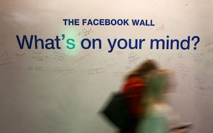 Facebook "ammette": l'uso prolungato dei social può far male 