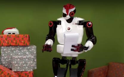 Natale, anche i robot fanno festa sotto l'albero. Video