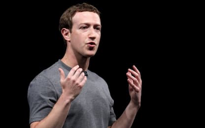 Facebook, Zuckerberg: Smart working permanente per 50% dei dipendenti