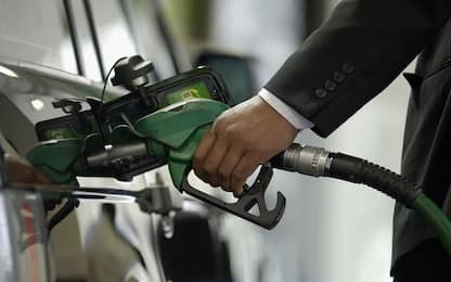 Nuove sigle dei carburanti, come cambiano i nomi di Verde e gasolio