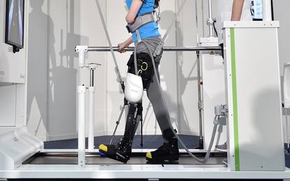 Arrivano i pantaloni robotici che aiutano gli anziani a camminare