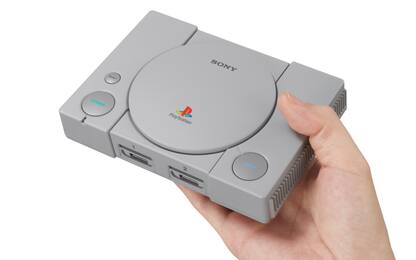 Torna la prima PlayStation, ma è mini