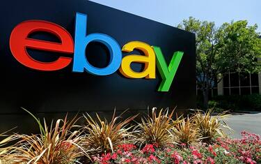 eBay, l’intelligenza artificiale semplifica le inserzioni dei venditori