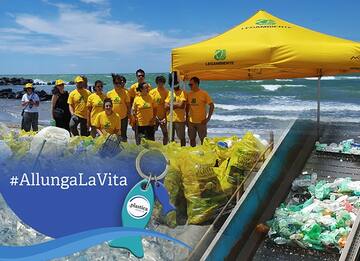 Gadgets realizzati con la plastica che inquina le nostre spiagge